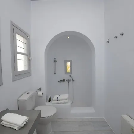 Charming 5-bed In Mykonos *