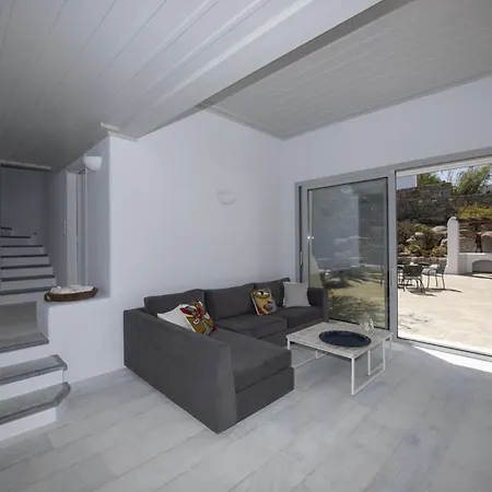 Charming 5-bed In Mykonos Willa
